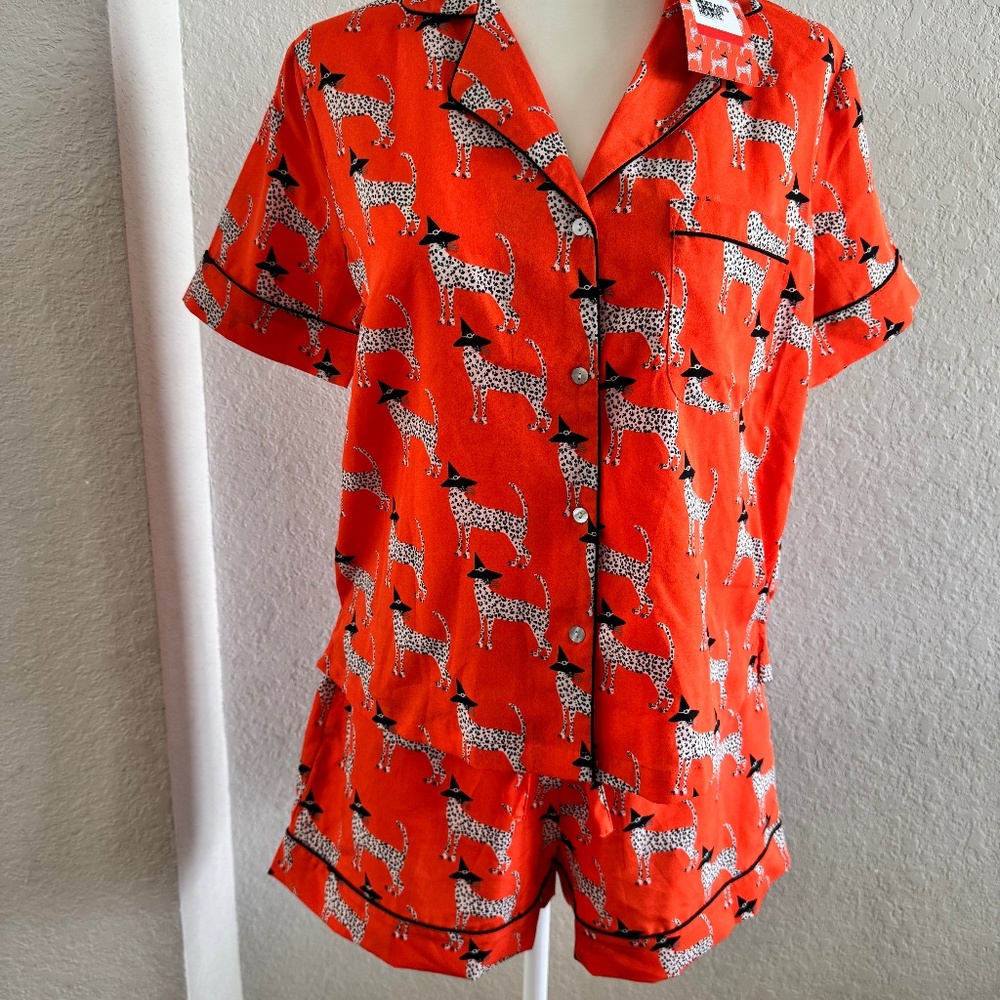 NWT Bouffants & Broken Hearts 2 piece Pajama Set Size S Halloween‎ Leopard A